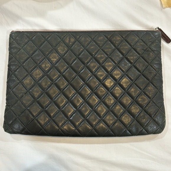 a hard-to-find Cosmetics bag - Picture 2 of 9